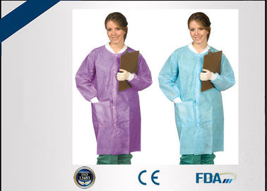 Odorless Disposable Lab Coats , Non Irritating Disposable Medical Gowns